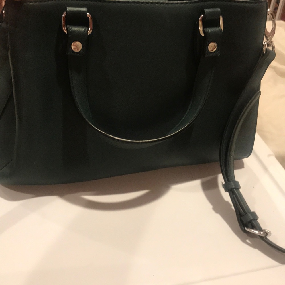 Guess purse - Picture 4 of 5